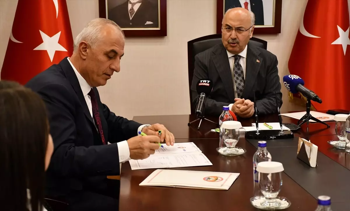 Adana’da evlenecek gençlere alışverişlerinde indirim sağlanması maksadıyla protokol imzalandı