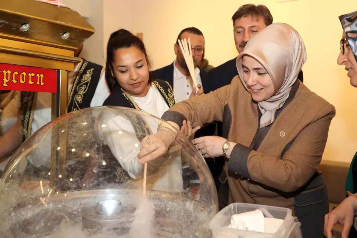 AK Parti Bayan Kolları Lideri, 23 Nisan’da Hastane Ziyaretleriyle Çocukları Sevindirdi
