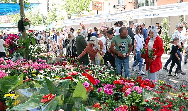 Bayındır 26. Memleketler arası Çiçek Şenliği Başlıyor