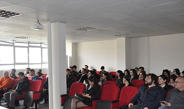 Dr. Çisem Altunayar Ünsanal “Fen Bilimleri Enstitüsünden NASA’ya Yolculuk” öyküsünü anlattı