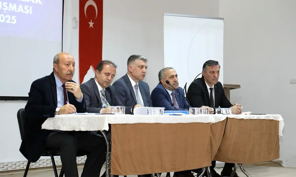 Van Büyükşehir Belediyesi Muhtarlar Toplantısını Gerçekleştirdi