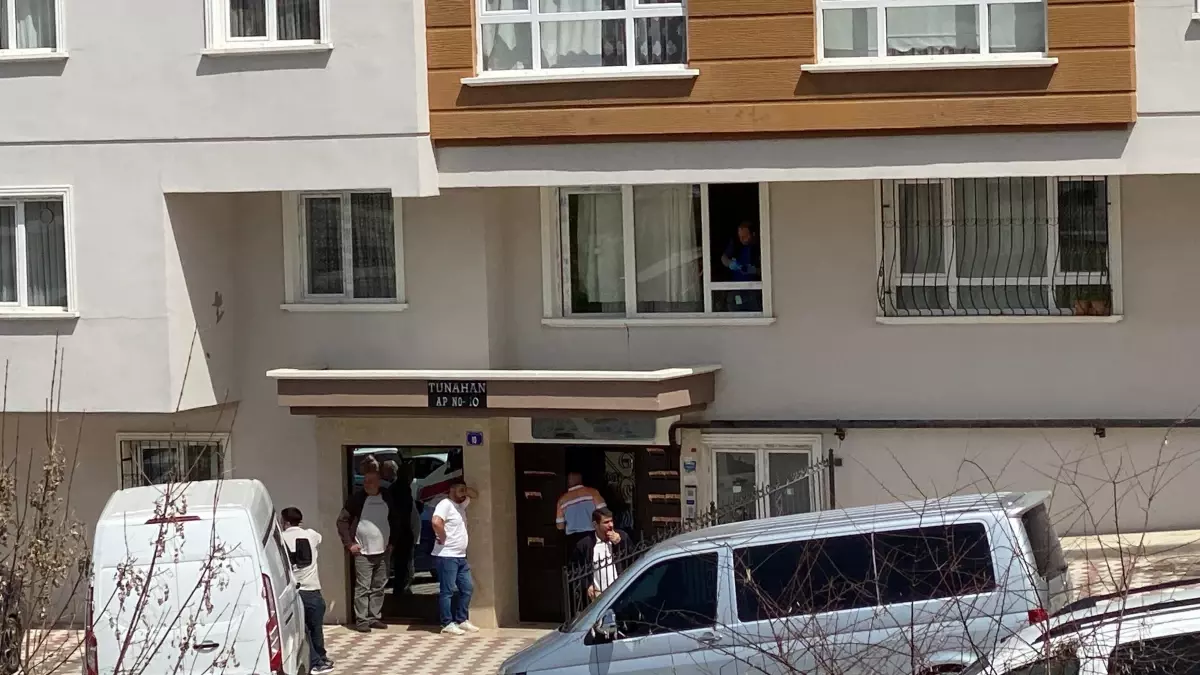 14 Yaşındaki Öğrenci Konutunda Meyyit Bulundu