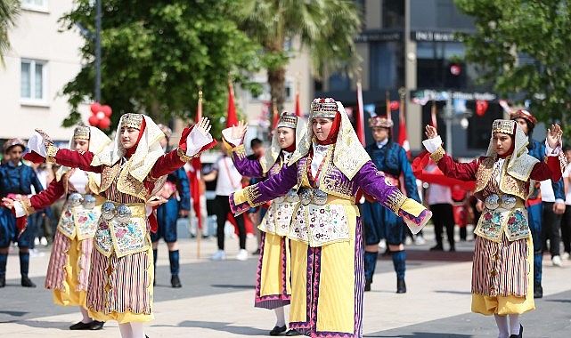 19 Mayıs Atatürk’ü Anma Gençlik ve Spor Bayramı, Narlıdere’de de resmi merasimlerle kutlandı