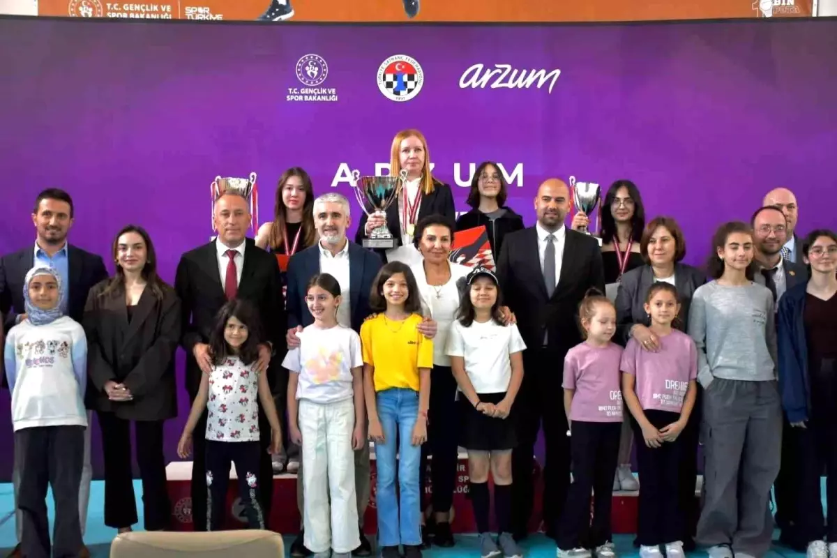 2025 Bayanlar Satranç Şampiyonu Atalık