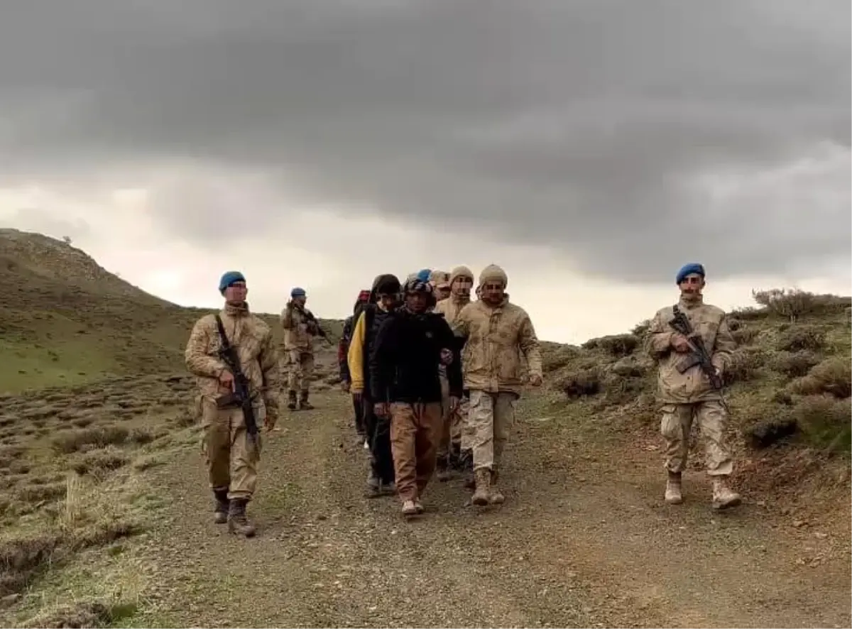 62 Sistemsiz Göçmen Erzurum’da Yakalandı