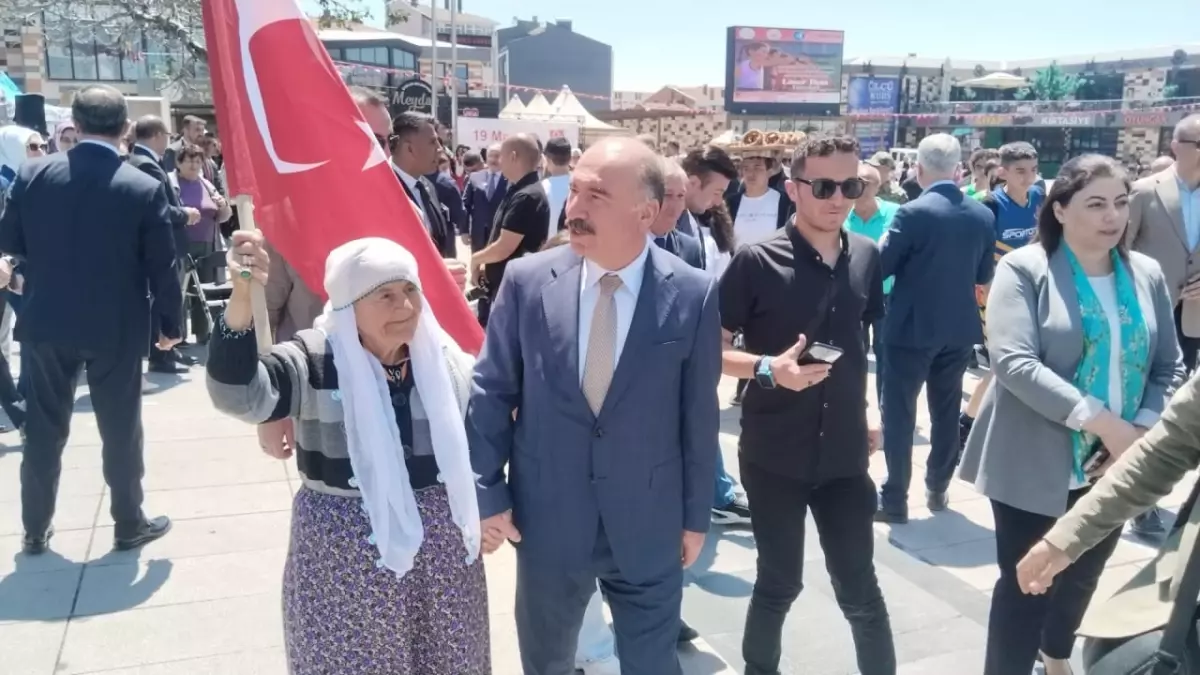 90 Yaşındaki Satı Bocuk, Togg ile Konutuna Götürüldü