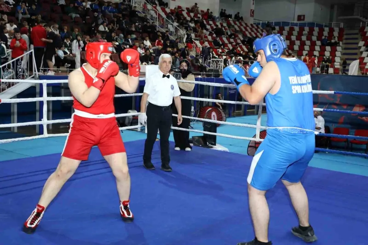 Ağrı’da Genç Erkekler Boks Şampiyonası Başladı