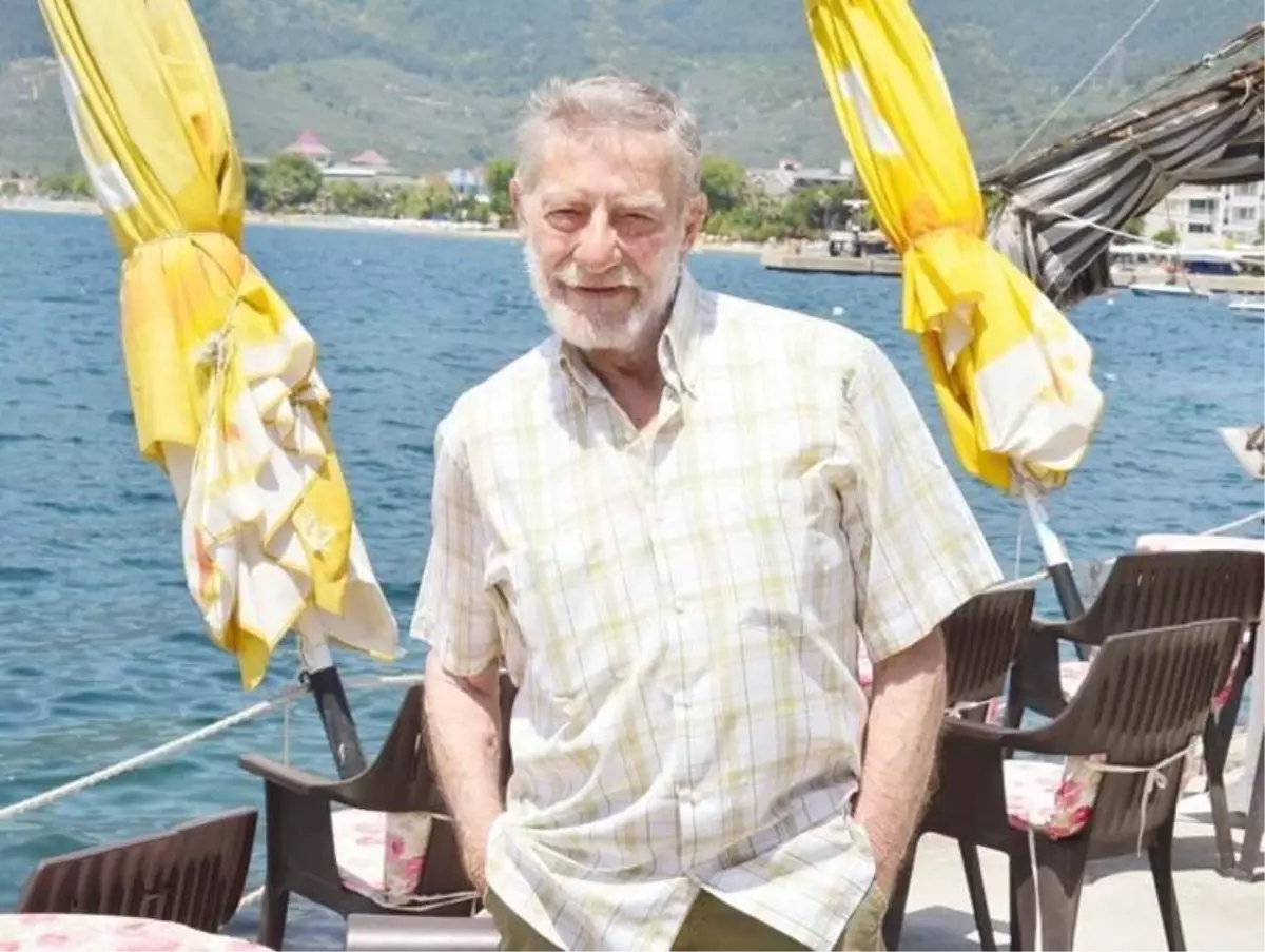 Ahmet Mekin Kalça Kemiğini Kırdı