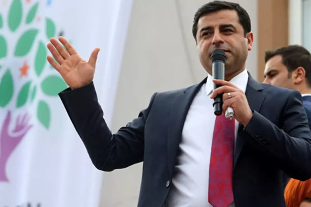 AK Parti’den Selahattin Demirtaş için birinci sinyal: Hatalı muamelesi yapmak gerçek olmaz
