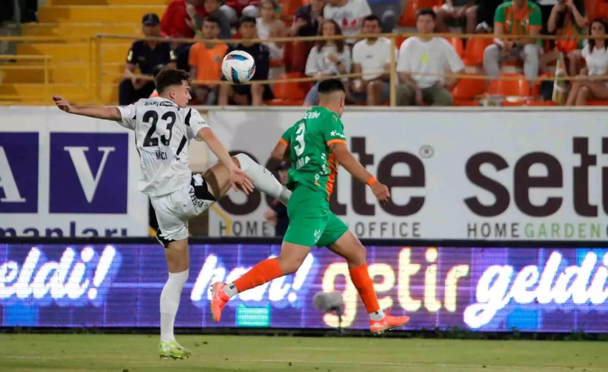 Alanyaspor ve Beşiktaş 1-1 Beraberlik Sözleşti