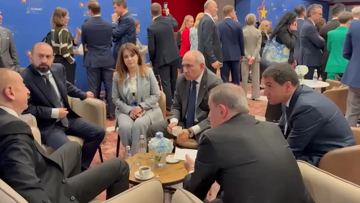 Aliyev ve Paşinyan Tiran’da Görüştü