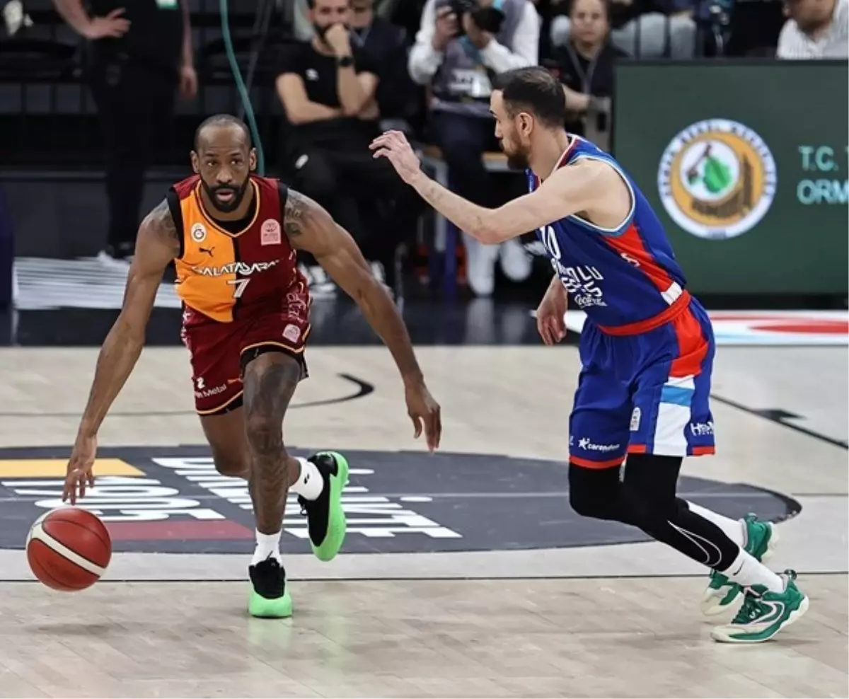 Anadolu Efes, Galatasaray’ı Farkla Geçti