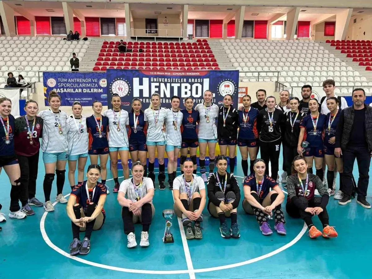 Anadolu Üniversitesi Hentbol Grubu 4. Şampiyonluğunu Kazandı