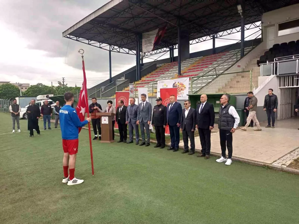 Anadolu Yıldızlar Ligi Futbol Küme Karşılaşmaları Çaycuma’da Başladı