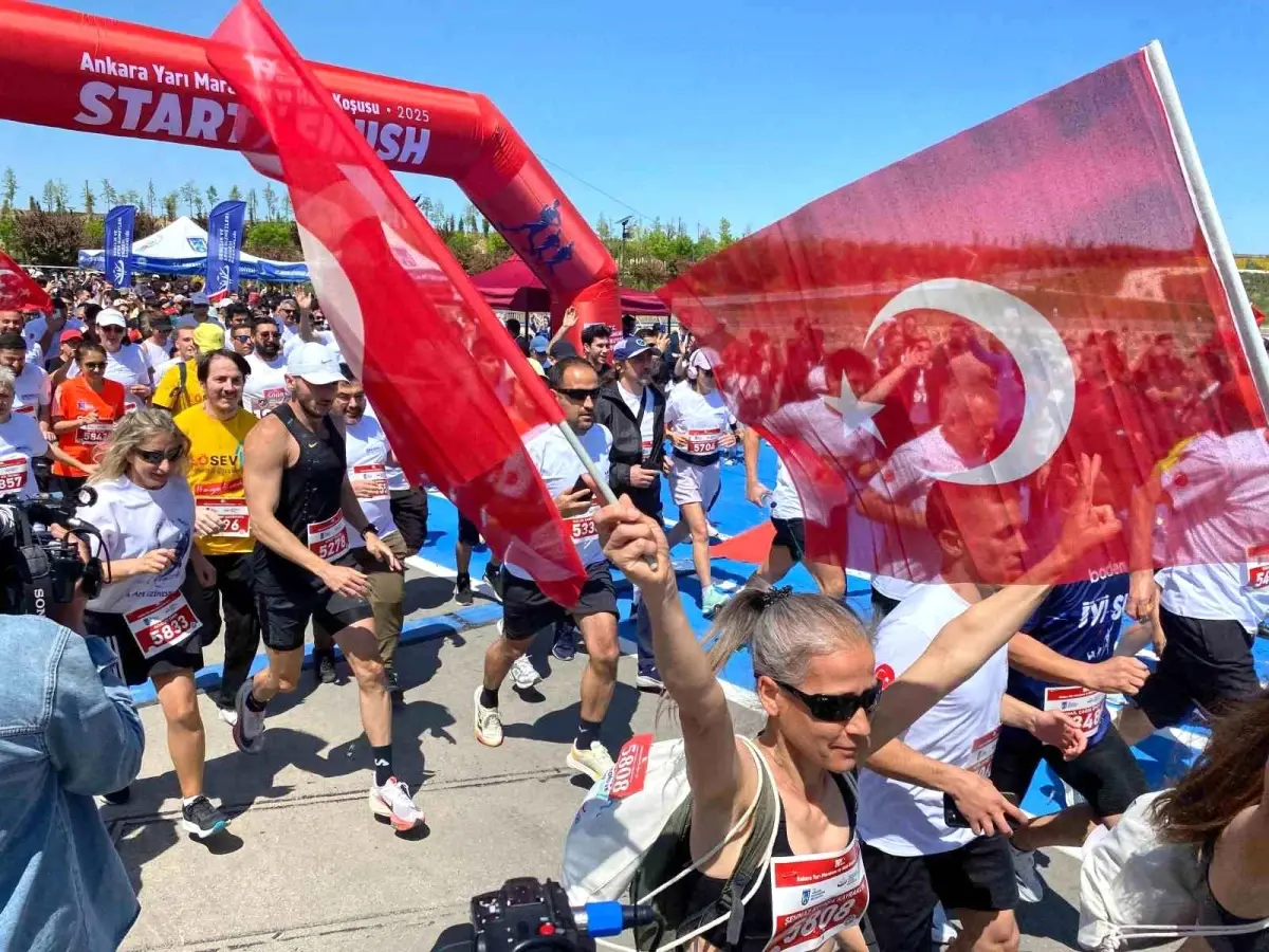 Ankara’da 19 Mayıs Yarı Maratonu ve Halk Koşusu coşkuyla kutlandı