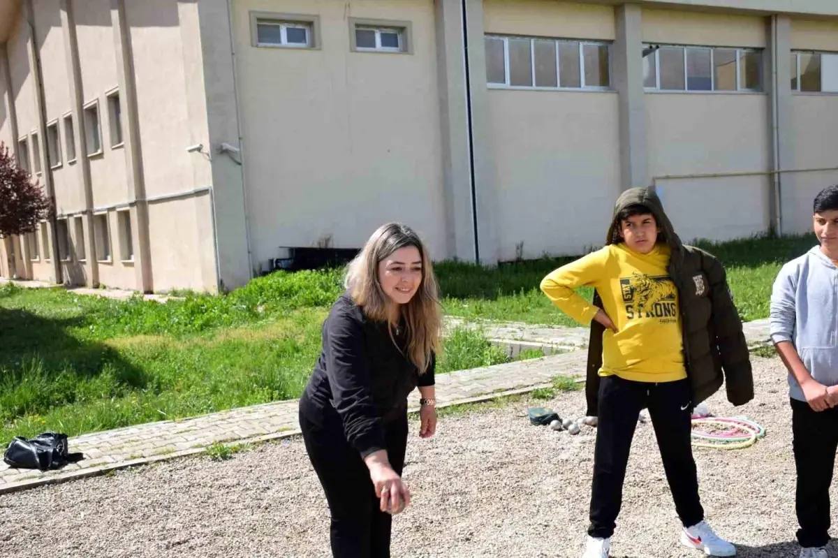 Annelerle Çocuklar Bocce Karşılaşmasında Buluştu