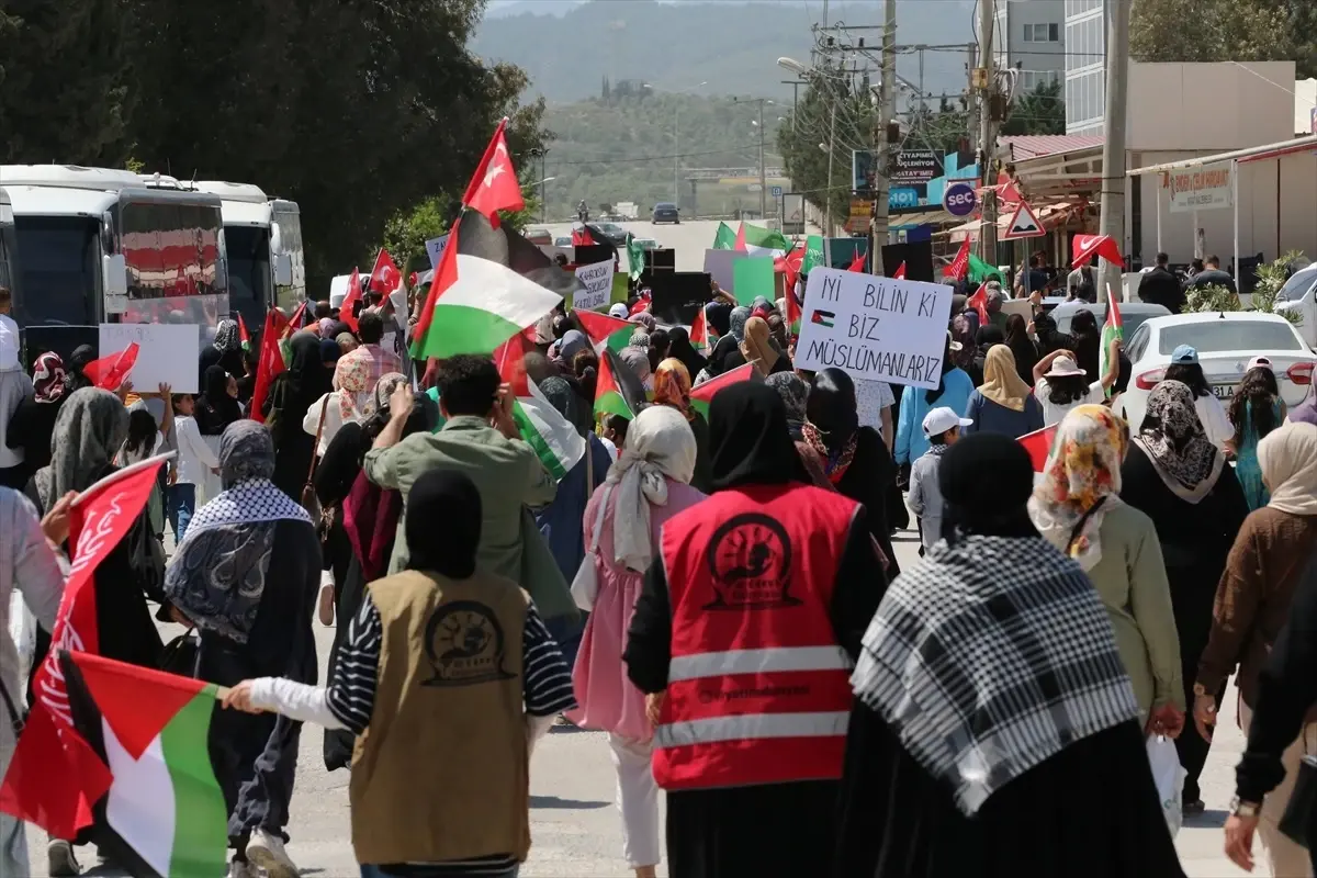 Antakya’da Filistin’e Dayanak Yürüyüşü