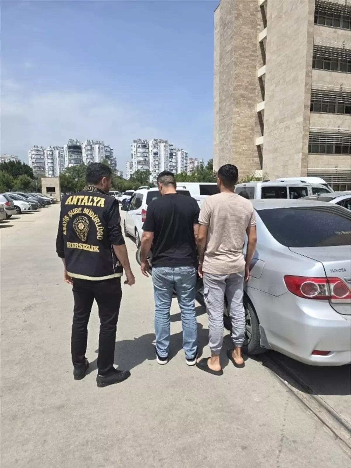 Antalya’da 3.790 Kuşkulu Yakalandı