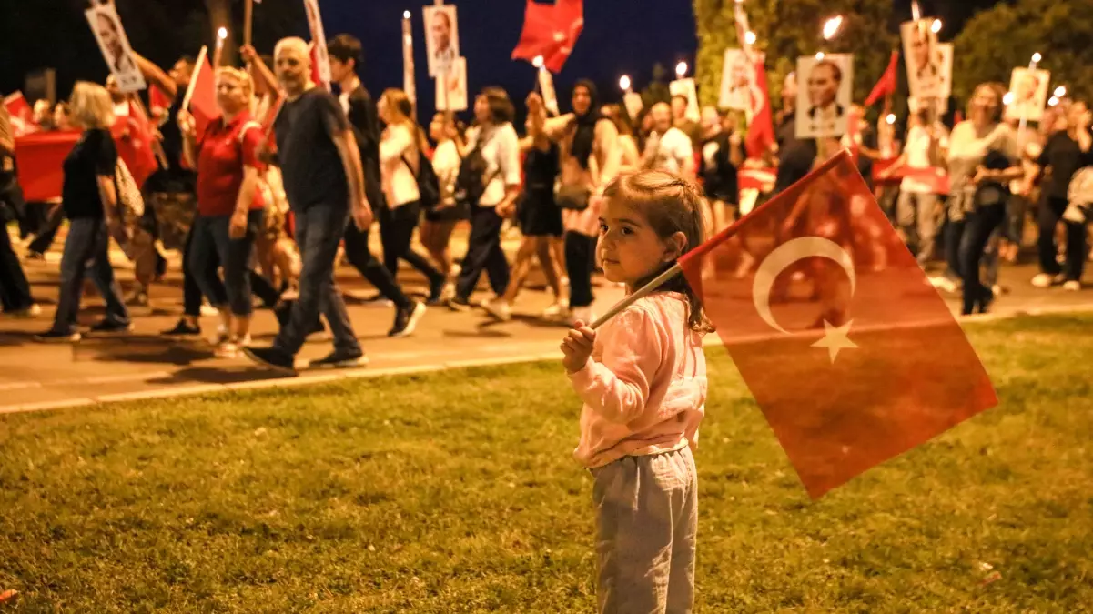 Antalya’da Fener Alayı Coşkusuyla 19 Mayıs Kutlandı