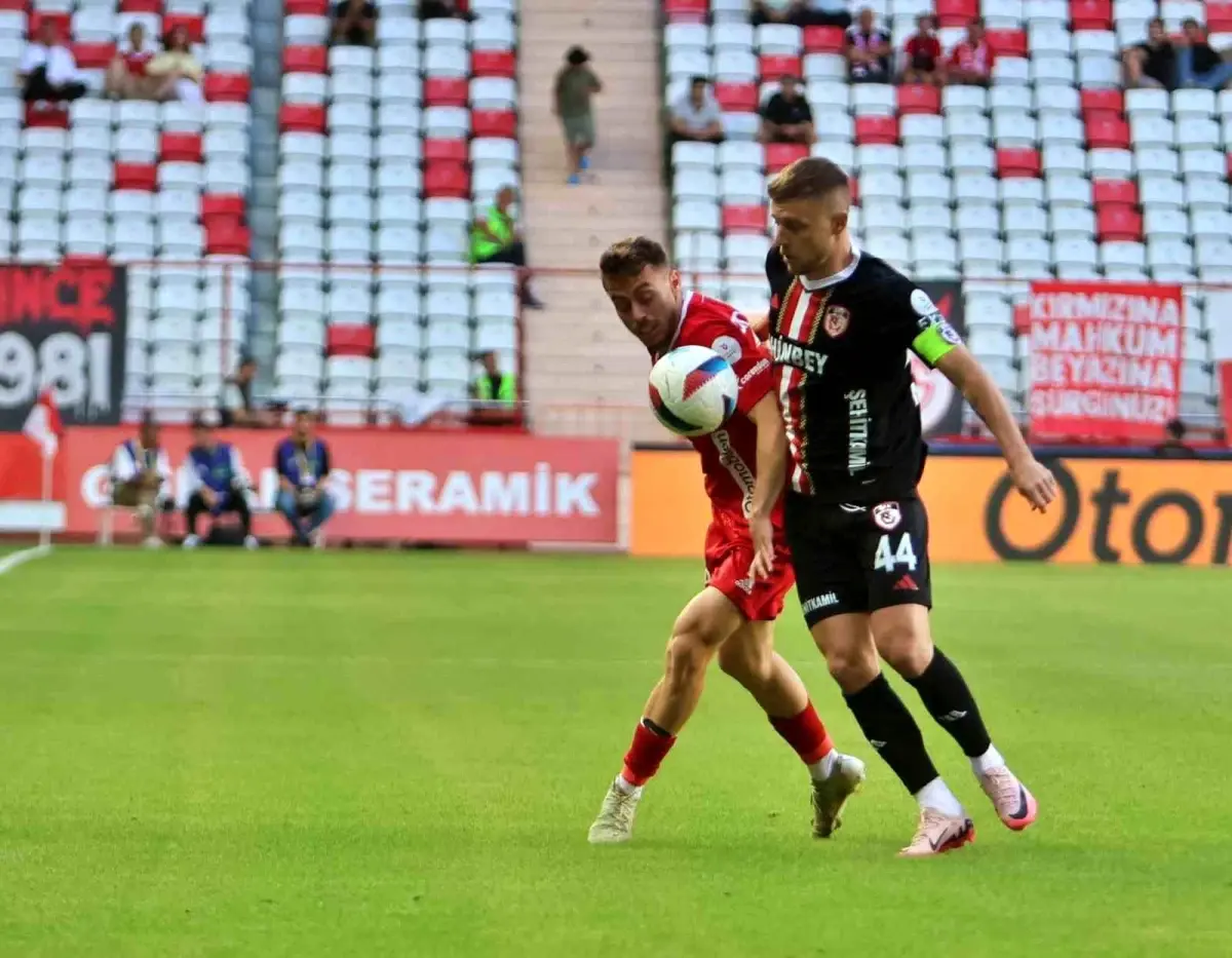 Antalyaspor ve Gaziantep FK Beraberliği Koruyor