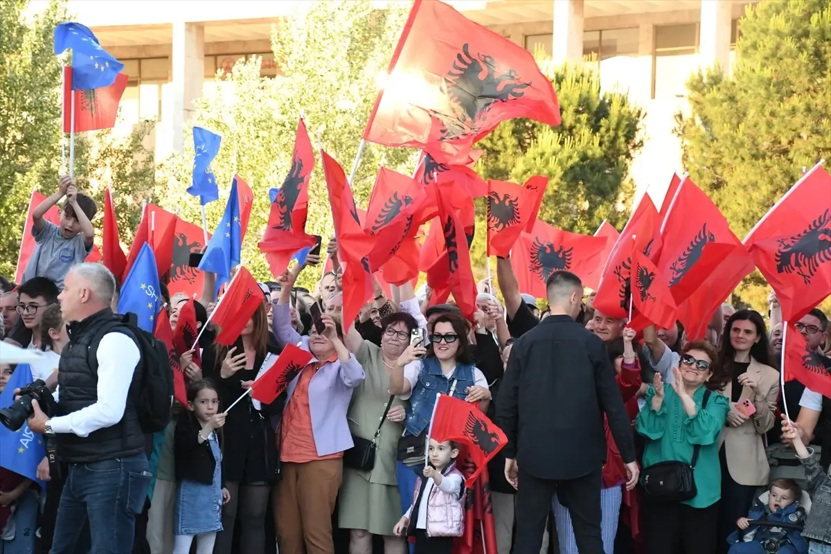 Arnavutluk’ta AB Üyelik Gayesi