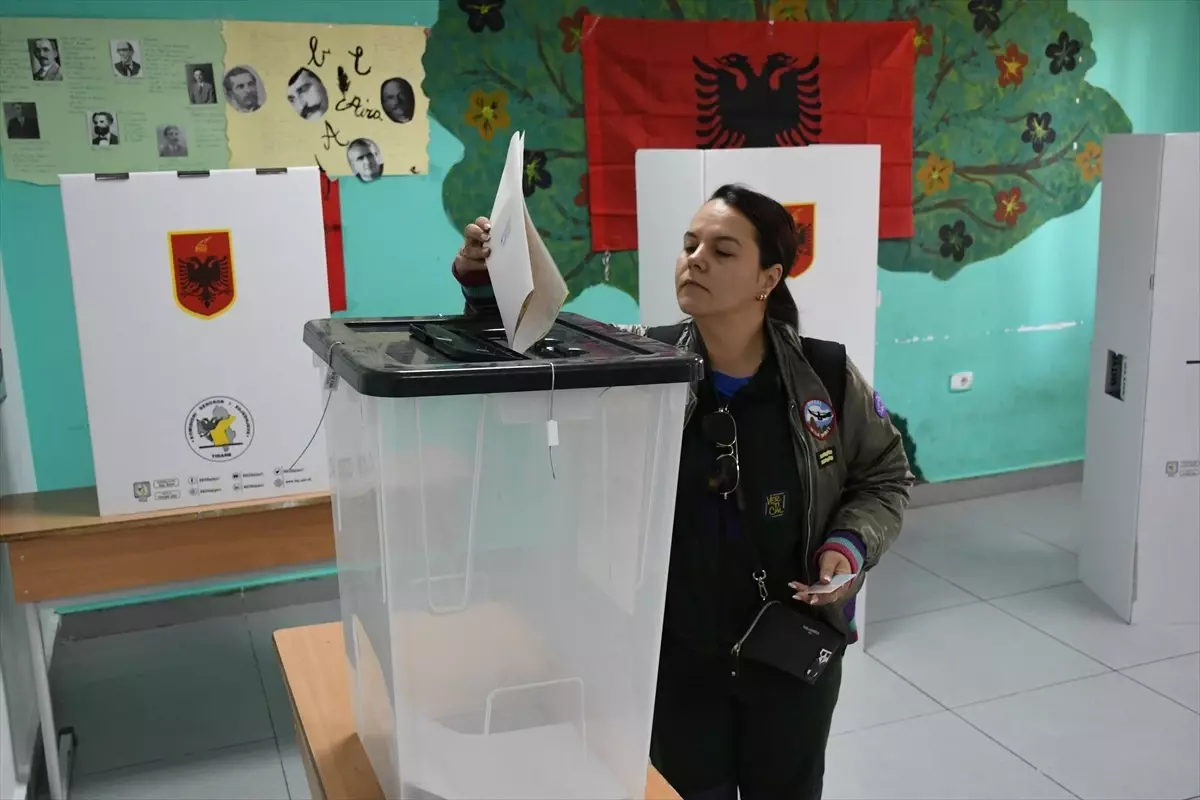 Arnavutluk’ta Genel Seçimler Başladı