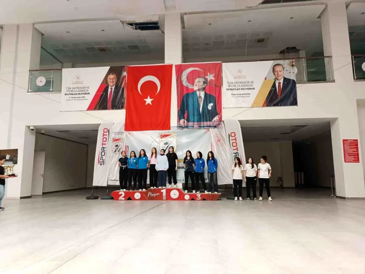 Aydın Lisesi Gururla Dönüyor