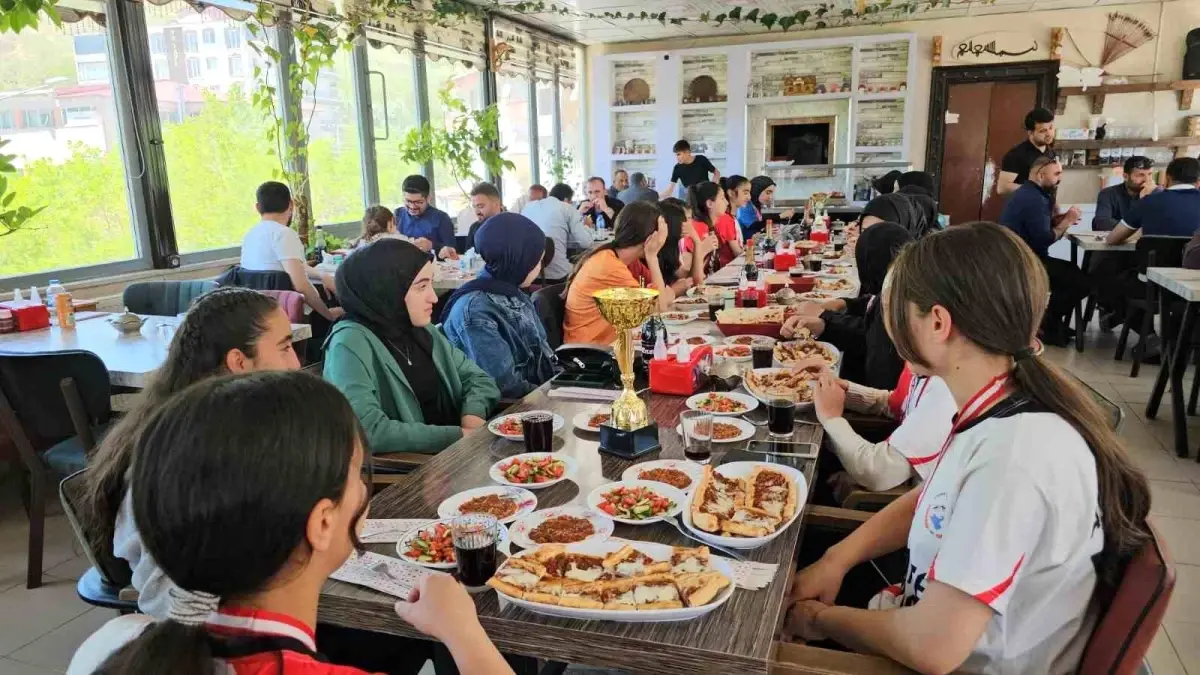 Aydınlar Okulları Kız Voleybol Turnuvasında Büyük Muvaffakiyet Elde Etti