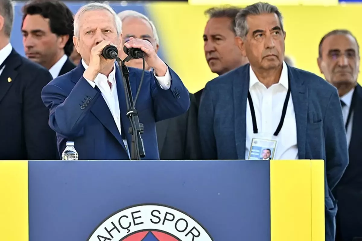 Aziz Yıldırım kanadından derbi yenilgisi sonrası bomba açıklama: İçim kan ağlıyor, öfkeliyim