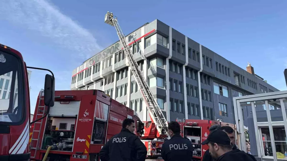 Bağcılar’da Dokumacılık Fabrikasında Yangın