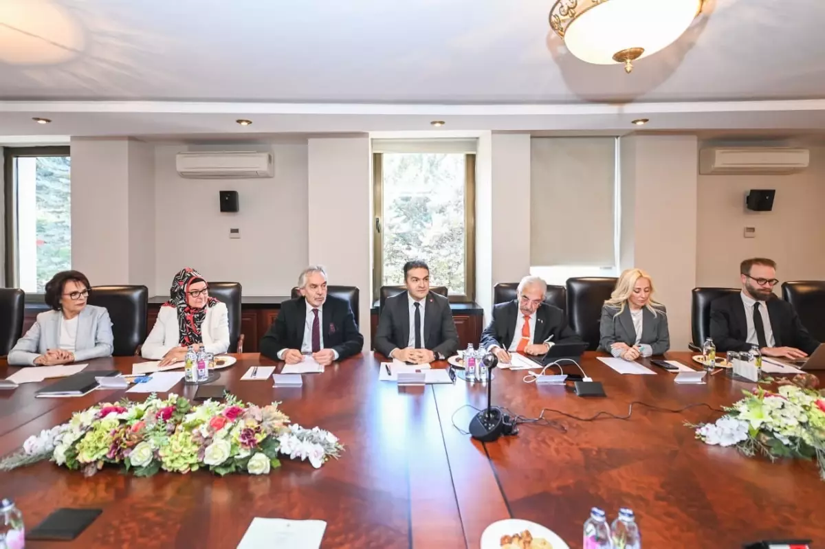 Bakan Ersoy’dan Kültür ve Sanat Vizyonu Toplantısı