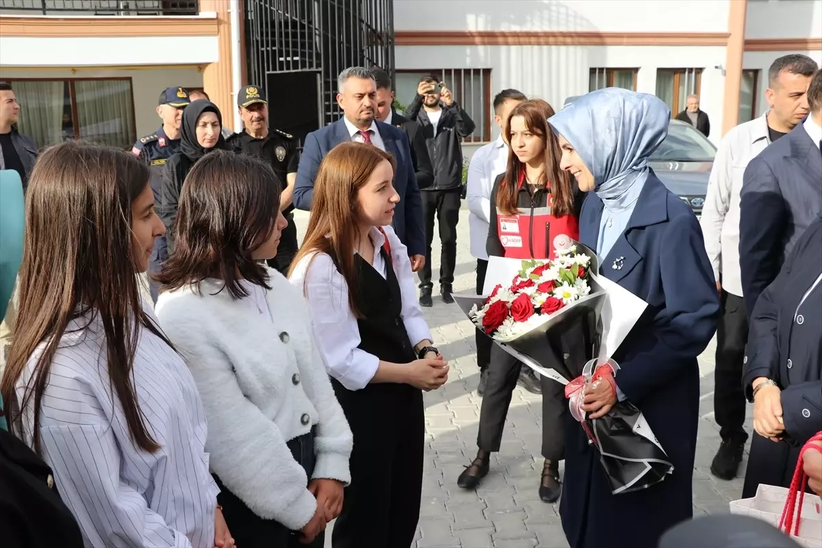 Bakan Göktaş Kütahya’da Ziyaretlerde Bulundu