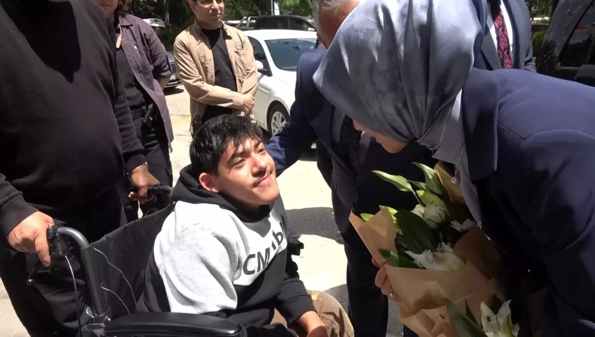 Bakan Göktaş’tan Özel Gereksinimli Abdullah’a Ilgi