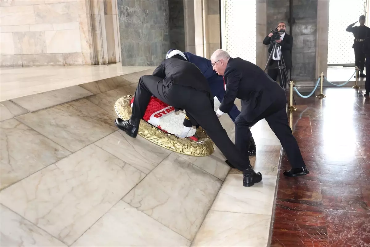 Bakan Güler Anıtkabir’i Ziyaret Etti