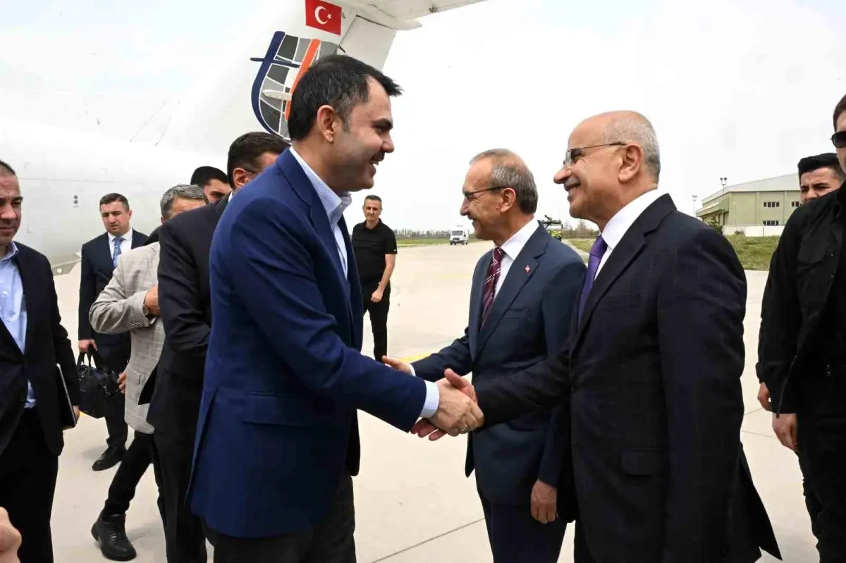 Bakan Kurum Malatya’da İncelemelerde Bulunuyor