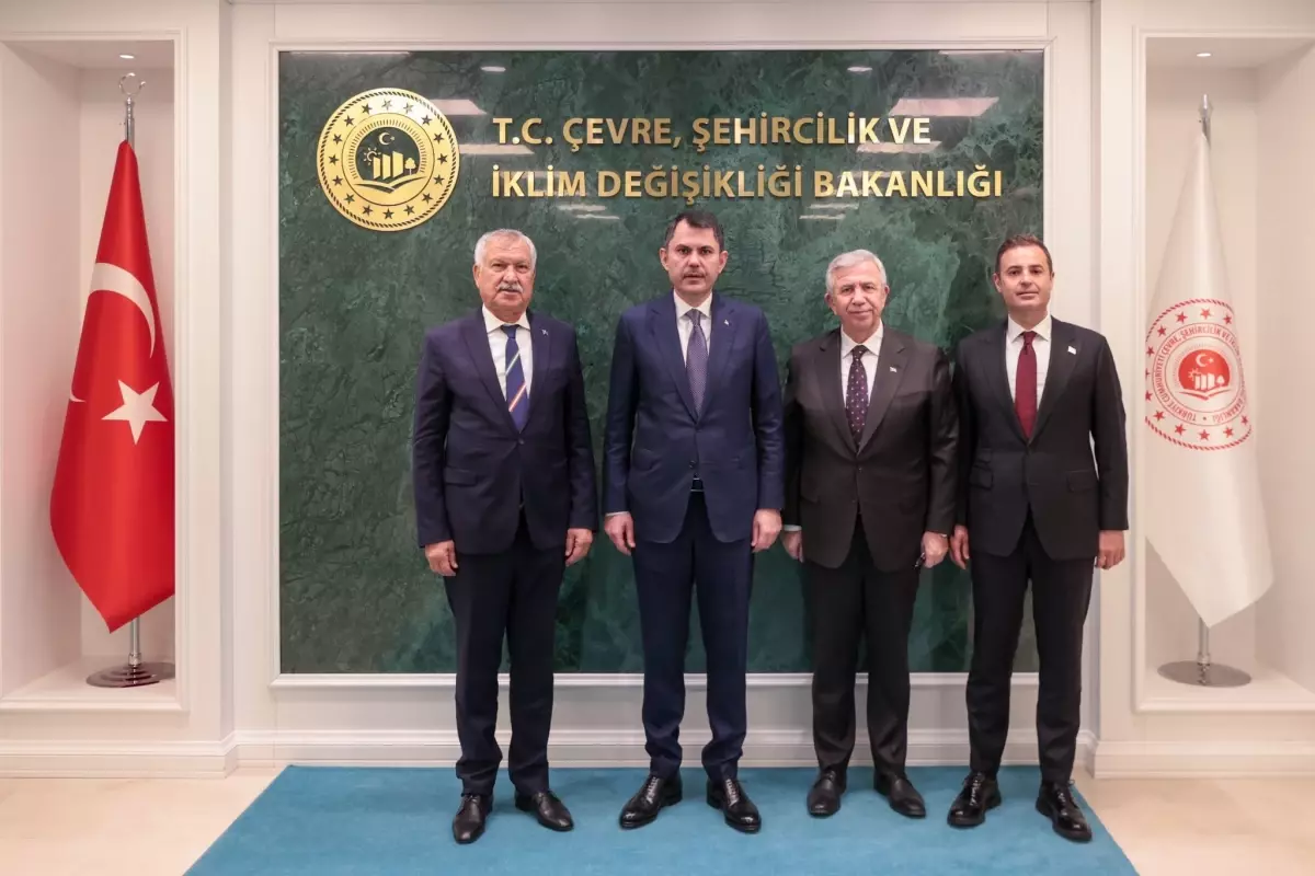 Bakan Kurum, Yerel Yönetimlerle İşbirliğini Güçlendiriyor