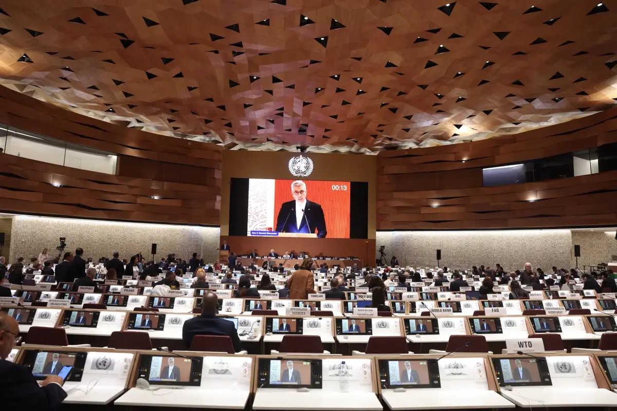 Bakan Memişoğlu Cenevre’de Sağlık Tepesinde