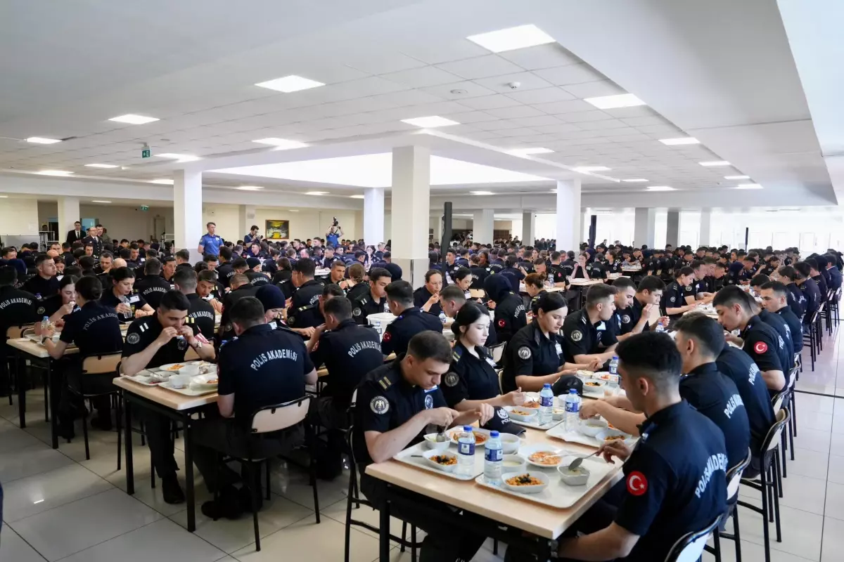 Bakan Yerlikaya’dan Polis Akademisi Ziyareti