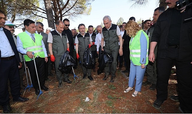 Bakandan yangınlara karşı vatandaşla birlikte orman paklığı