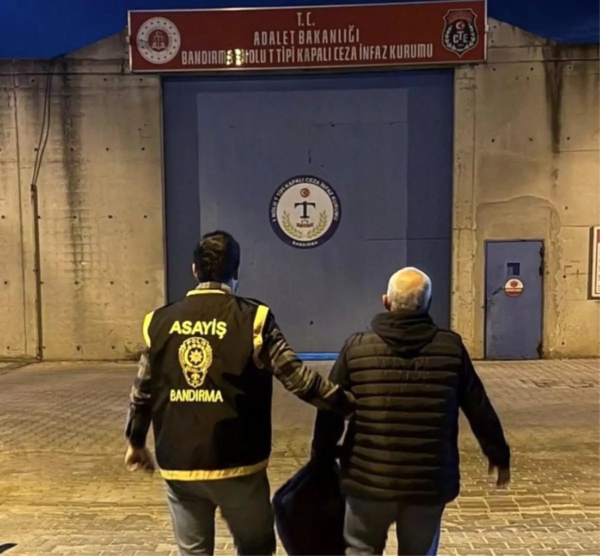 Balıkesir’de 16 Kabahatten Aranan Şahıs Yakalandı
