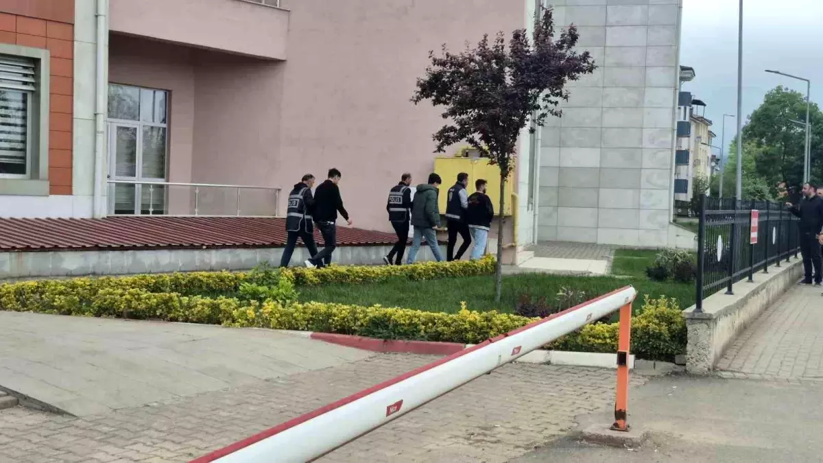 Bartın’da Dolandırıcı Çete Çökertildi