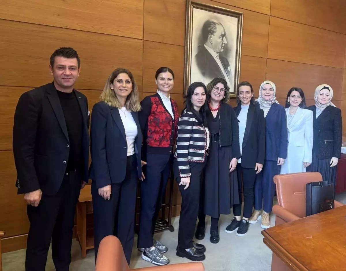 Bayan Endüstricilerden Üniversite-Ziyareti