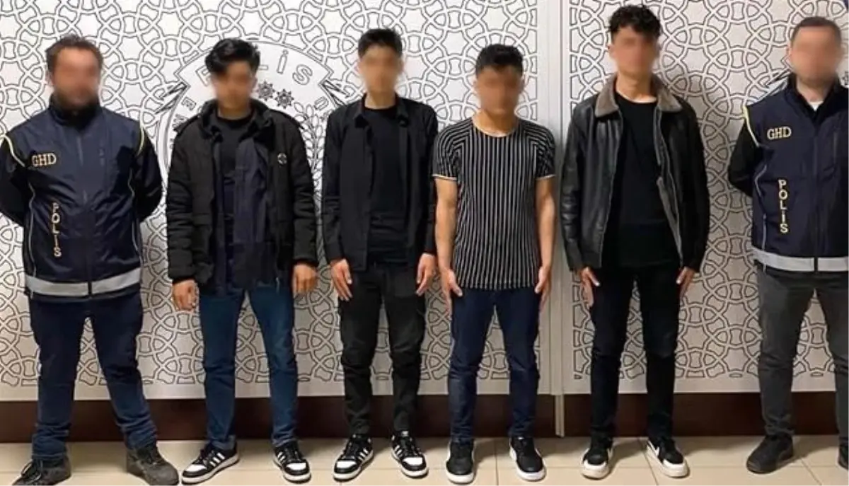Bayburt’ta 4 Sistemsiz Göçmen ve 3 İnsan Taciri Yakalandı