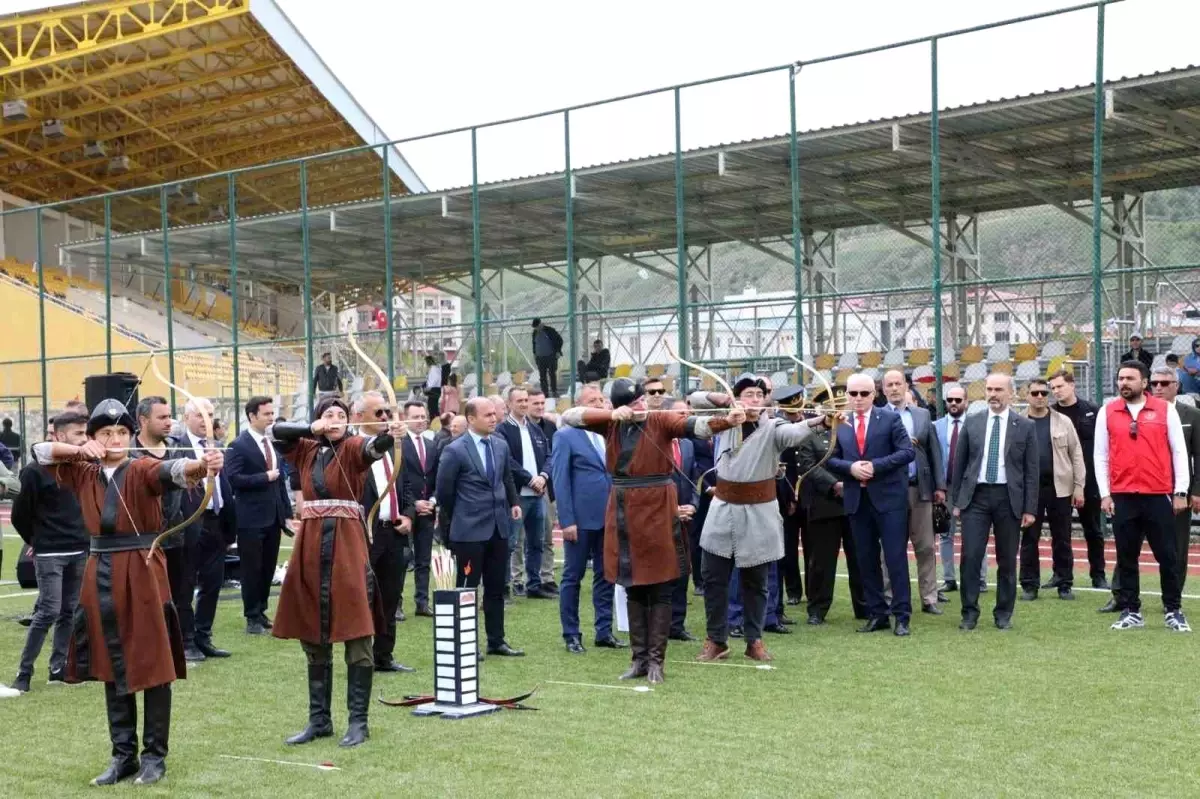 Bayburt’ta Atatürk’ü Anma ve Gençlik Spor Bayramı Coşkuyla Kutlandı