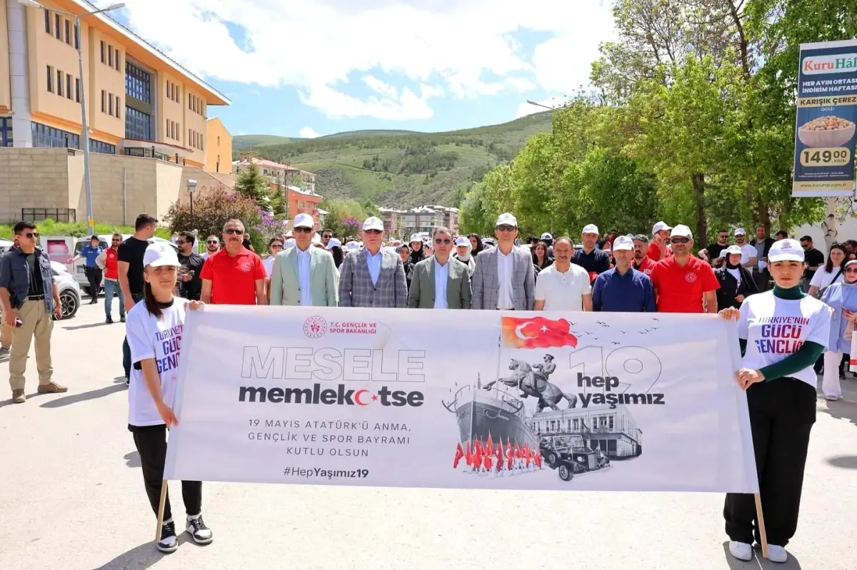 Bayburt’ta Gençlik Yürüyüşü Coşkusu
