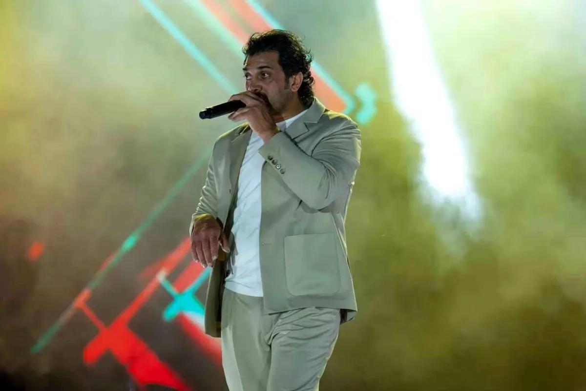 Bayhan Manisa’da Coşkuyla Konser Verdi