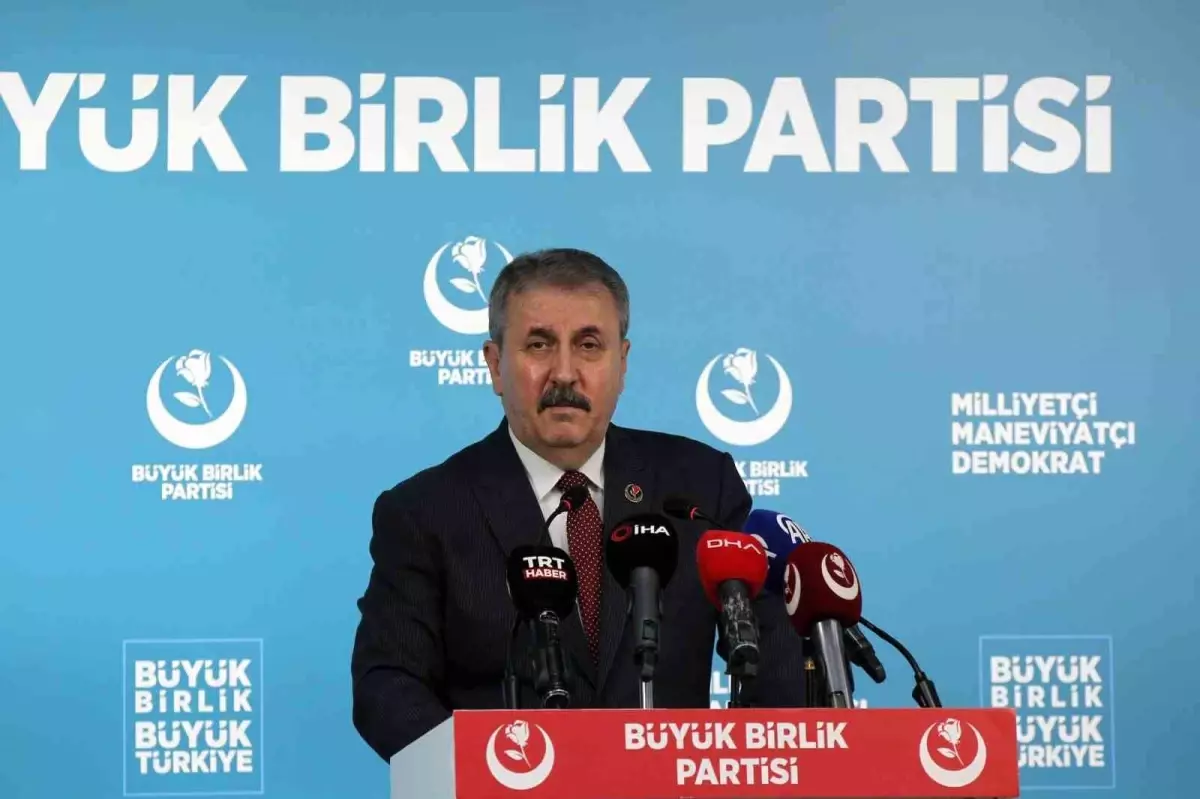 BBP Genel Başkanı Destici: “Bizim yerimiz net bir formda Pakistan’ın yanıdır”