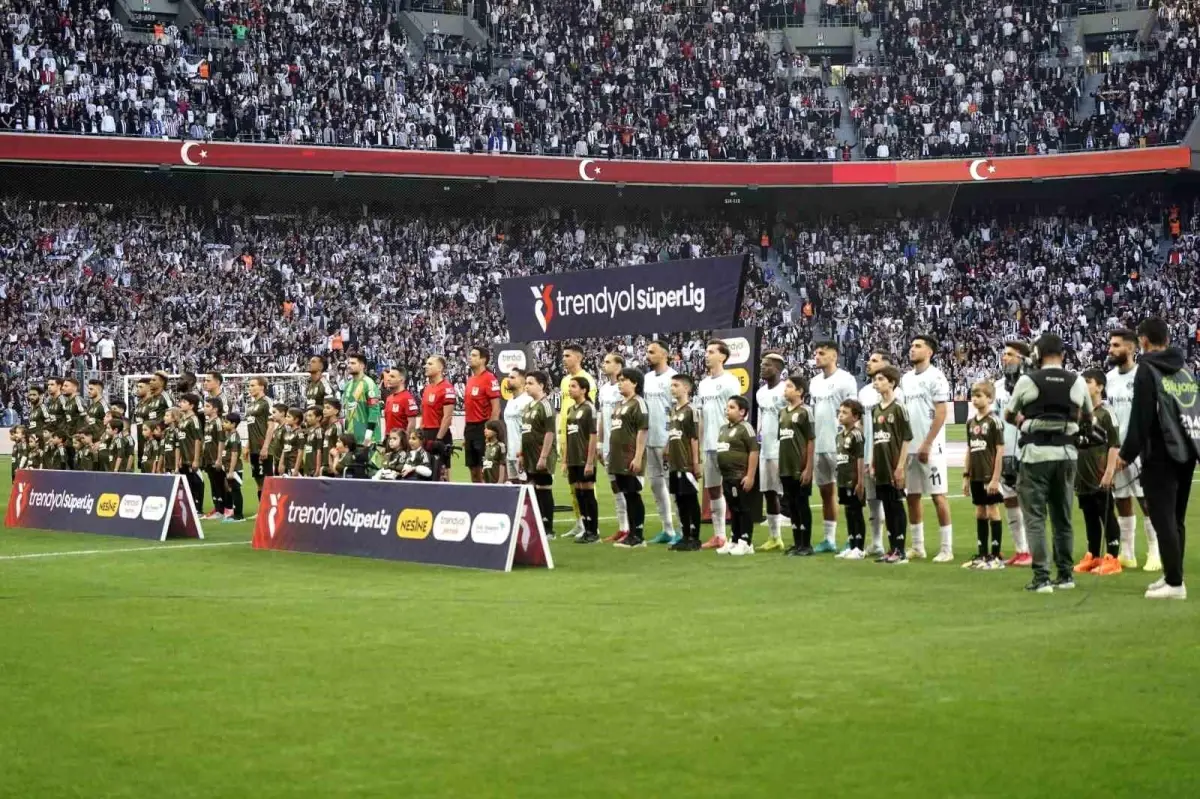Beşiktaş – Adana Demirspor: Birinci 15 Dk. 0-0