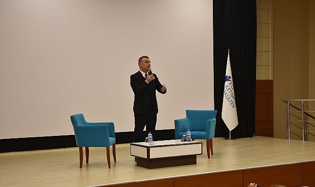 Birol İnanç ve Can Ulkay Egeli genç iletişimcilerle buluştu