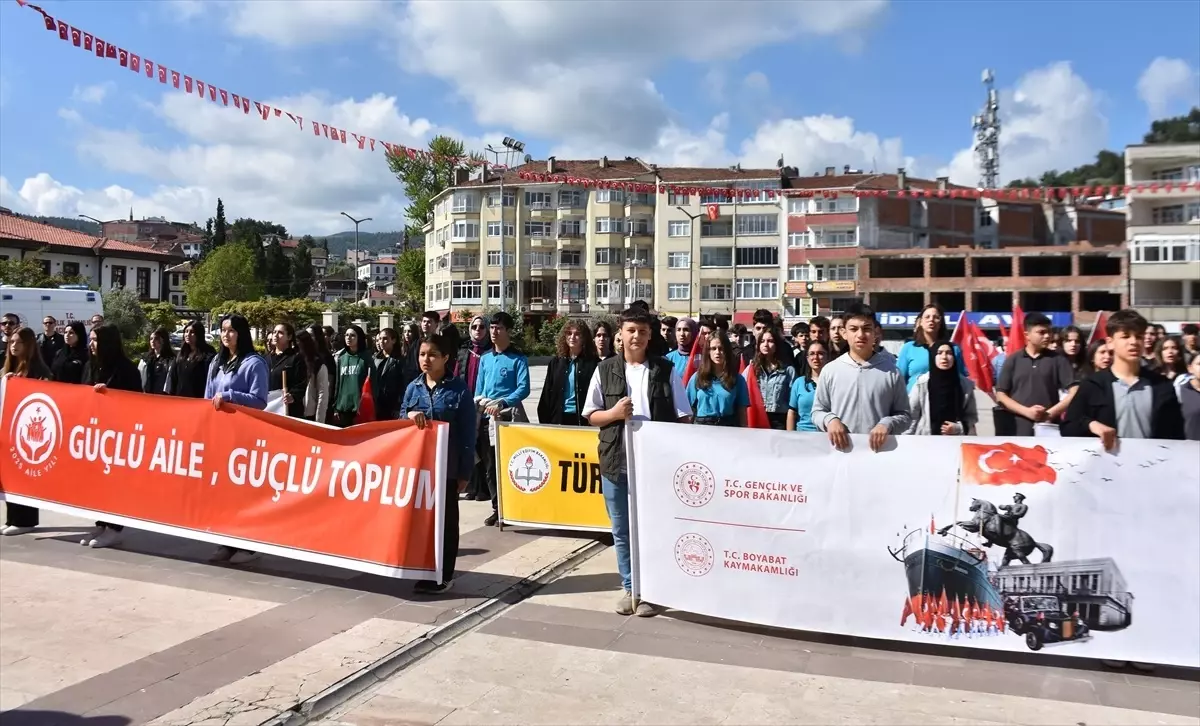 Boyabat’ta Gençlik Yürüyüşü düzenlendi
